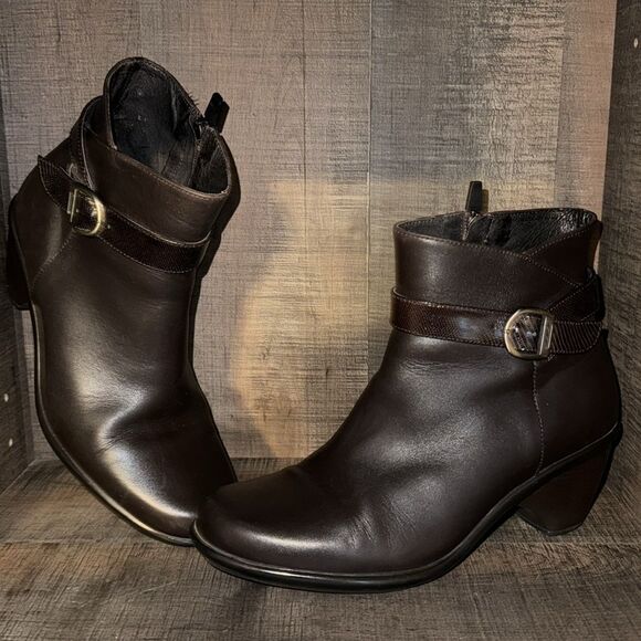 DANSKO boots- size 38 (8) - Picture 2 of 13